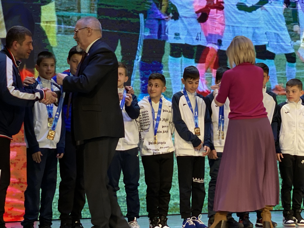 Всегда добивайтесь в жизни побед!