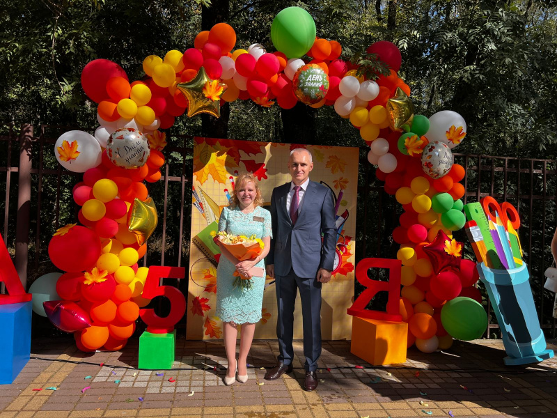 Здравствуй, школа! - Александр Резников поздравил учеников и педагогов с началом нового учебного года Здравствуй, школа! - Александр Резников поздравил учеников и педагогов с началом нового учебного года