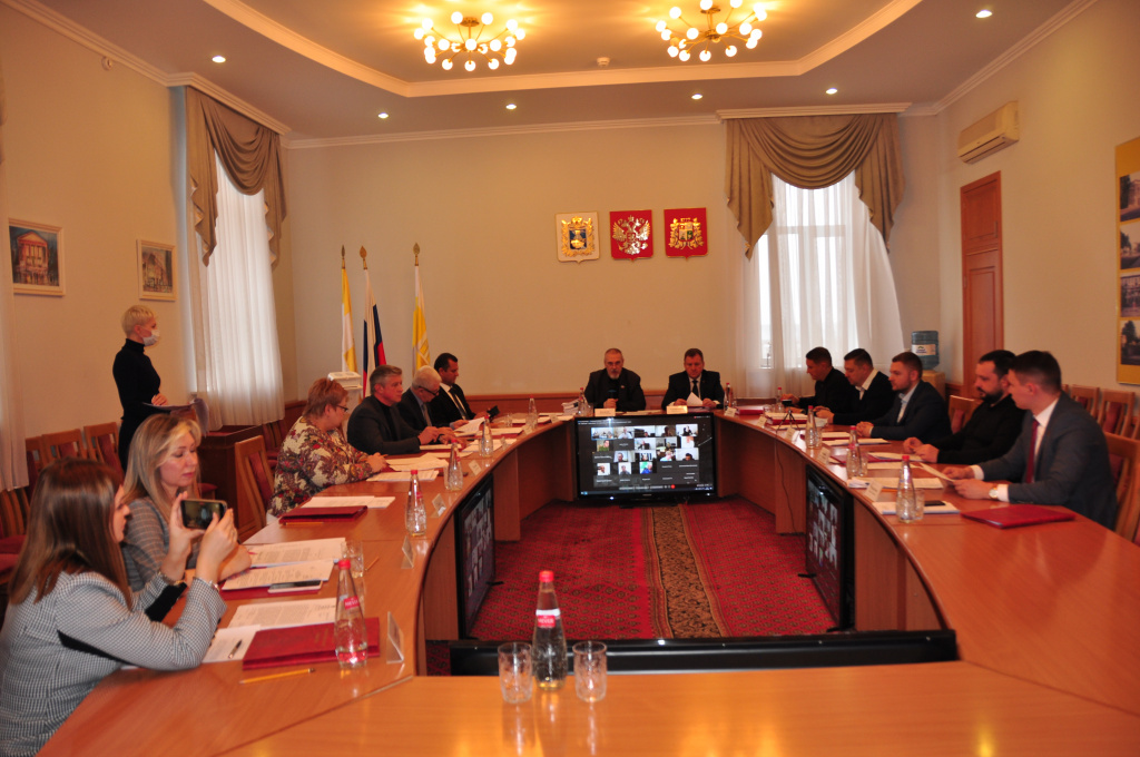 О корректировках бюджета, индексации мер соцподдержки и помощи погорельцам