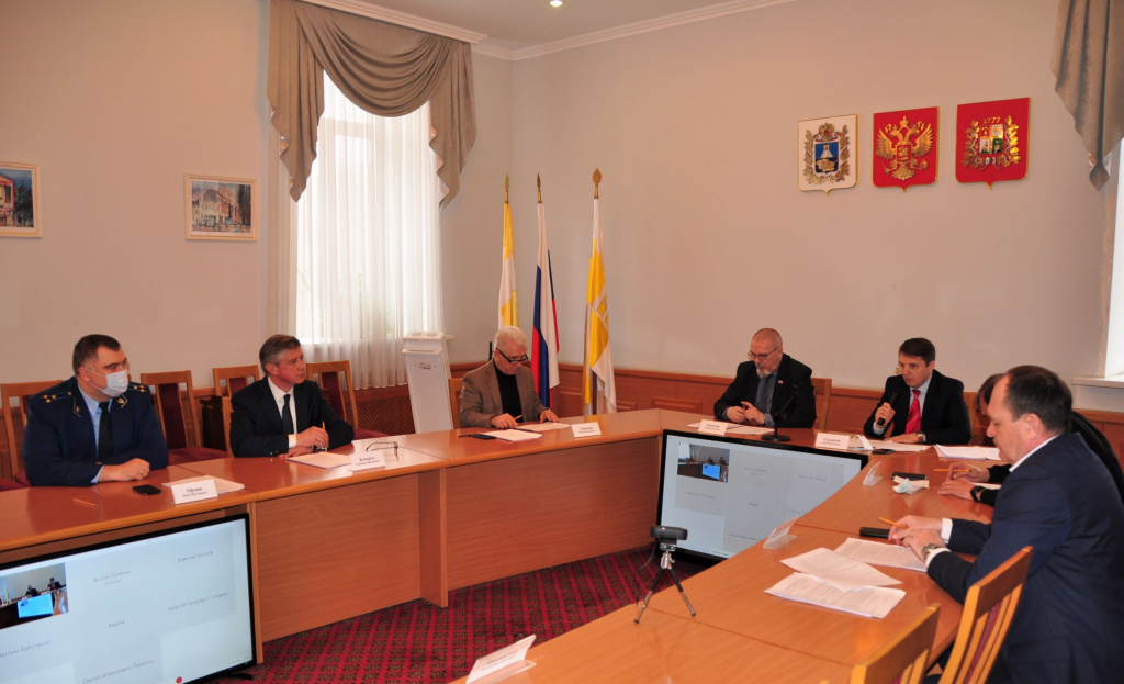 В городской Думе прошли заседания комитетов