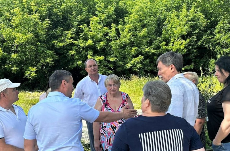 Благоустройство под контролем: Игорь Фаталиев проверил ход ремонтных работ возле культурного центра «Чапаевец» Благоустройство под контролем: Игорь Фаталиев проверил ход ремонтных работ возле культурного центра «Чапаевец»