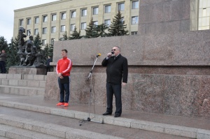      7 апреля во Всемирный День здоровья на центральной площади Ставрополя прошла общегородская утренняя зарядка для учащихся школ
