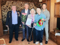Ветеран Великой Отечественной войны Зинаида Никифоровна Гуселетова принимает поздравления с вековым юбилеем 