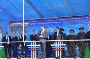 В Ставрополе на плацу 247-го гвардейского казачьего десантно-штурмового полка состоялось торжественное открытие всероссийского детского футбольного турнира памяти Героя России Владислава Духина