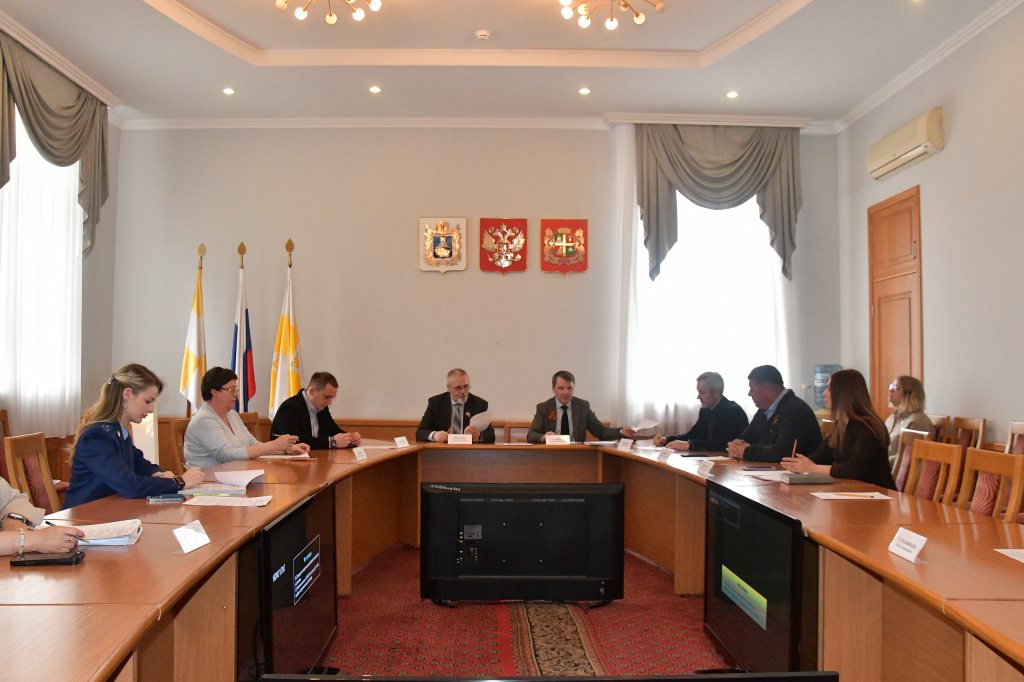 Бюджет, ЖКХ и законность: в городской Думе прошли заседания комитетов