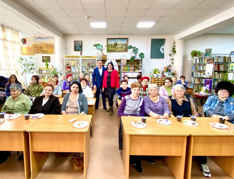 Сергей Галетов поздравил женщин с Днём матери Сергей Галетов поздравил женщин с Днём матери