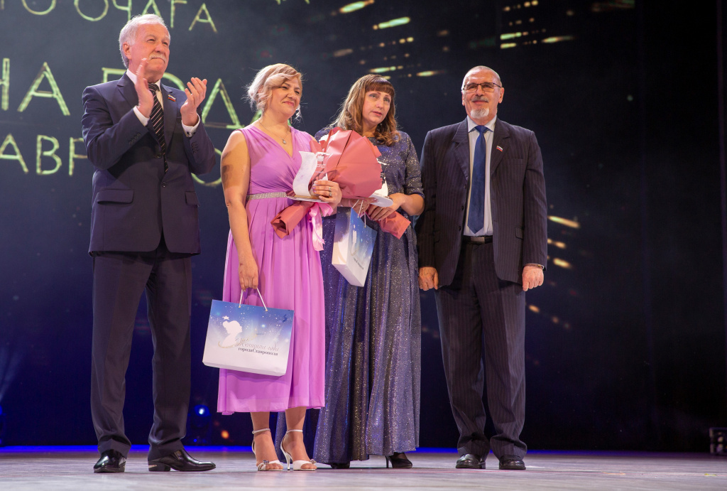 Весны в душе и счастья под мирным голубым небом!