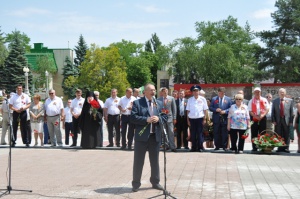 Вместе с сотнями ставропольцев глава города Ставрополя Георгий Колягин принял участие в митинге, посвященном Дню памяти и скорби, у мемориала «Огонь Вечной Славы»