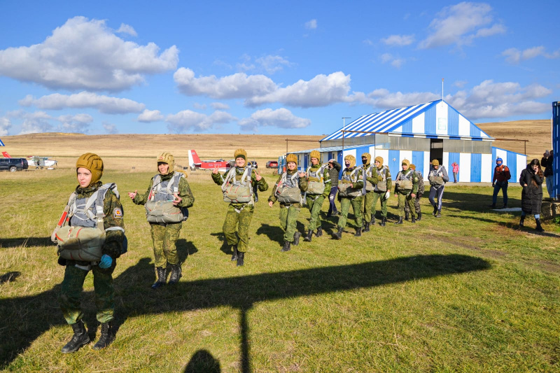 Более полутора тысяч прыжков - Авиаспортклуб подвел итоги своей работы Более полутора тысяч прыжков - Авиаспортклуб подвел итоги своей работы