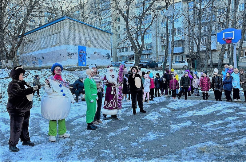 Праздник приходит в наш дом! Праздник приходит в наш дом!