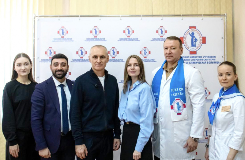 «Коробка храбрости» для маленьких героев: депутат Александр Резников поддержал благотворительную акцию