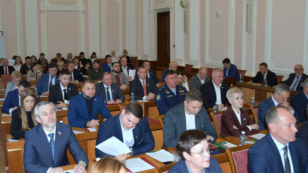 Оперативная помощь пострадавшим при пожаре, продление мер соцподдержки и льгот для участников СВО