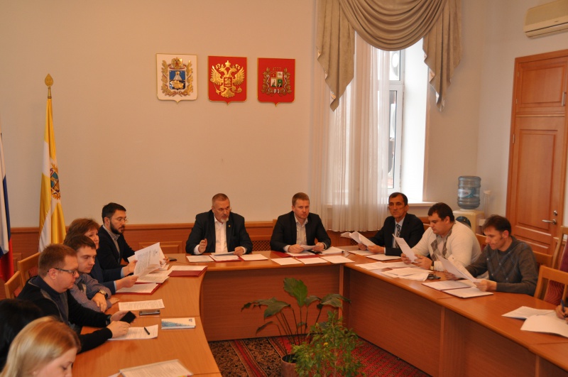 Под председательством Виктора Надеина состоялось заседание комитета по законности и местному самоуправлению Ставропольской городской Думы