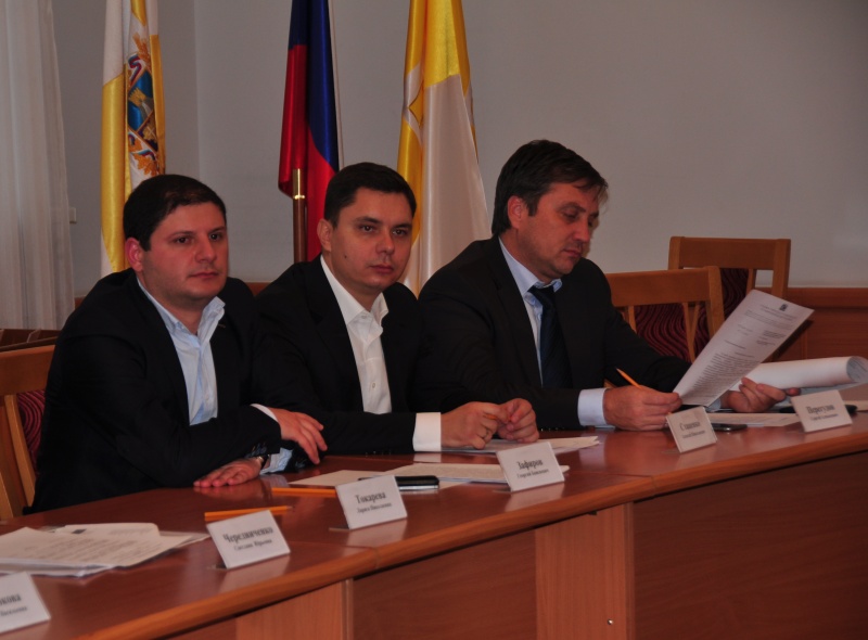 Виктор Павлов провёл заседание комитета по городскому и жилищно-коммунальному хозяйству
