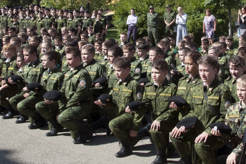 Георгий Колягин поздравил кадет с юбилеем школы
