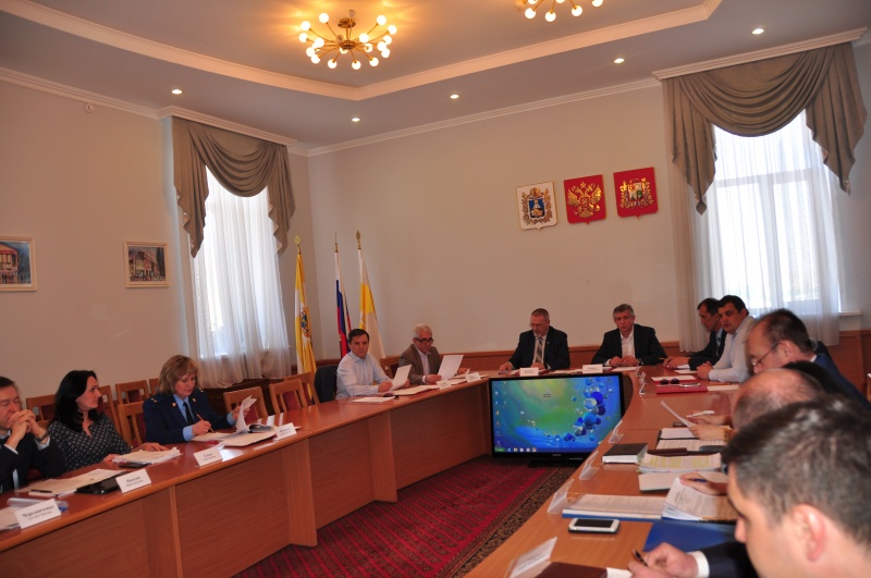 В Ставропольской городской Думе состоялось заседание комитета по бюджету, налогам и финансово-кредитной политике  под председательством Александра Кочерги.