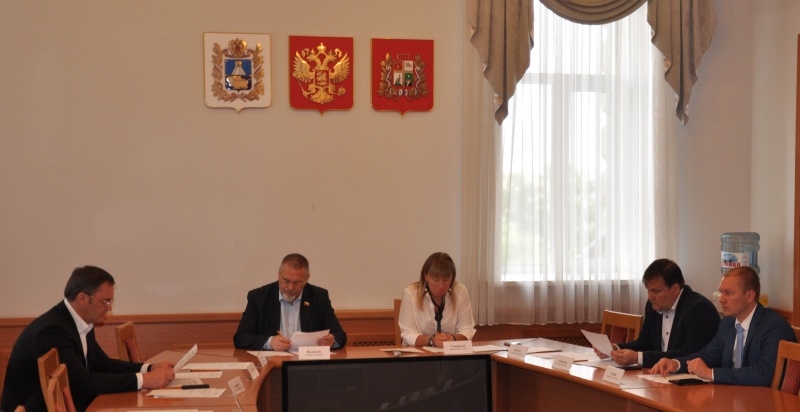 Лариса Токарева провела заседание комитета по контролю за деятельностью органов и должностных лиц местного самоуправления