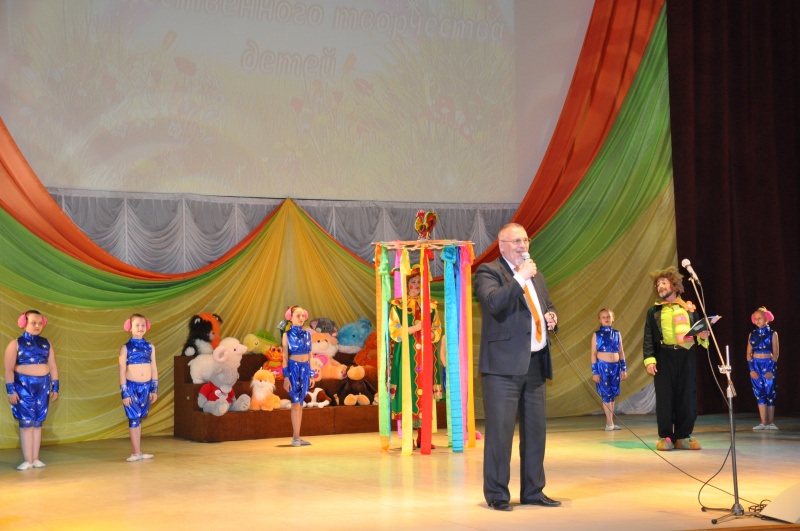 Глава краевого центра Георгий Колягин принял участие в открытии 20-го городского фестиваля художественного творчества детей с ограниченными возможностями здоровья
