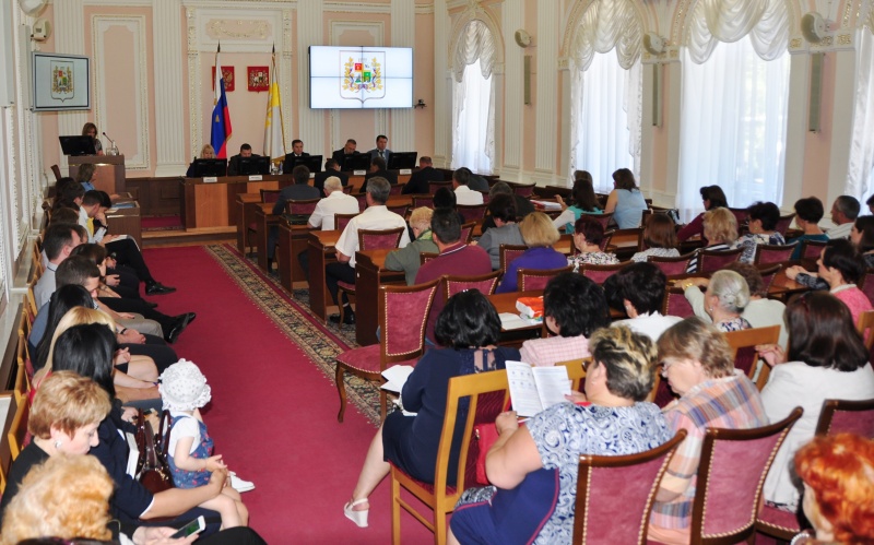 Горожане обсудили проект изменений в Устав краевого центра